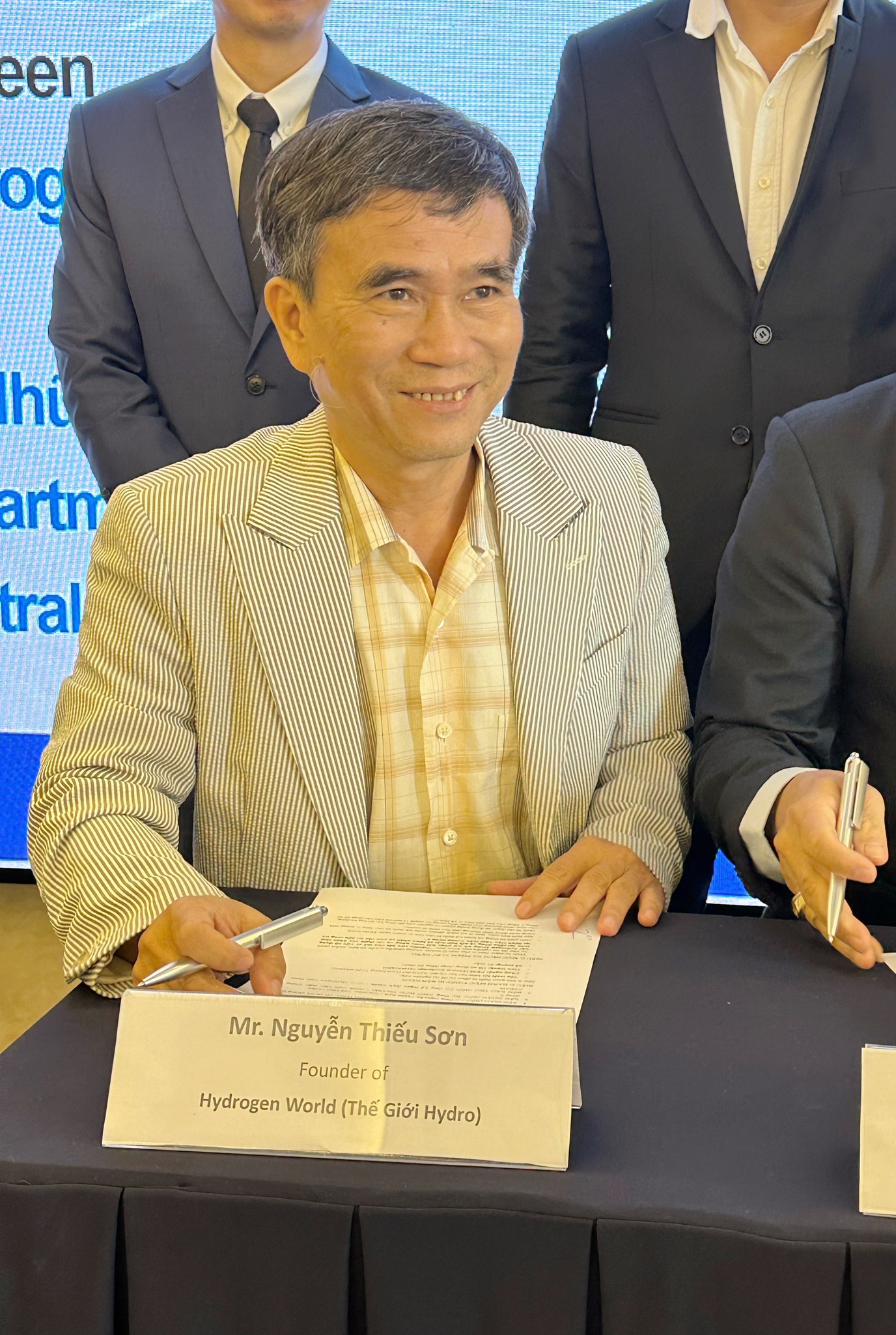 670864412 976305398674807 7801085949115499490 n