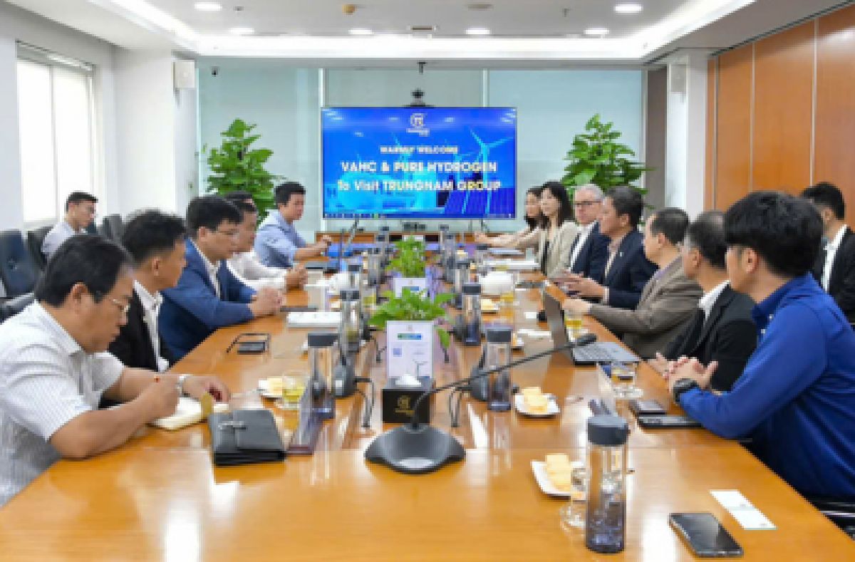 VAHC CLUB ACTIVITIES WITH PURE HYDROGEN ON DECEMBER 10-12, 2024: VISITING CVSC STEEL COMPANY, TRUNG NAM GROUP AND TRADE AND INVESTMENT QUEENSLAND