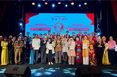 CULTURAL EXCHANGE PROGRAM - CONNECTING BUSINESS, CONNECTING RELATIONSHIP VIETNAM - INDONESIA