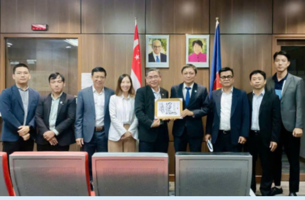 PROMOTING HYDROGEN COLLABORATION: THE MEETING BETWEEN VAHC AND THE CONSUL GENERAL OF THE REPUBLIC OF SINGAPORE IN HCMC