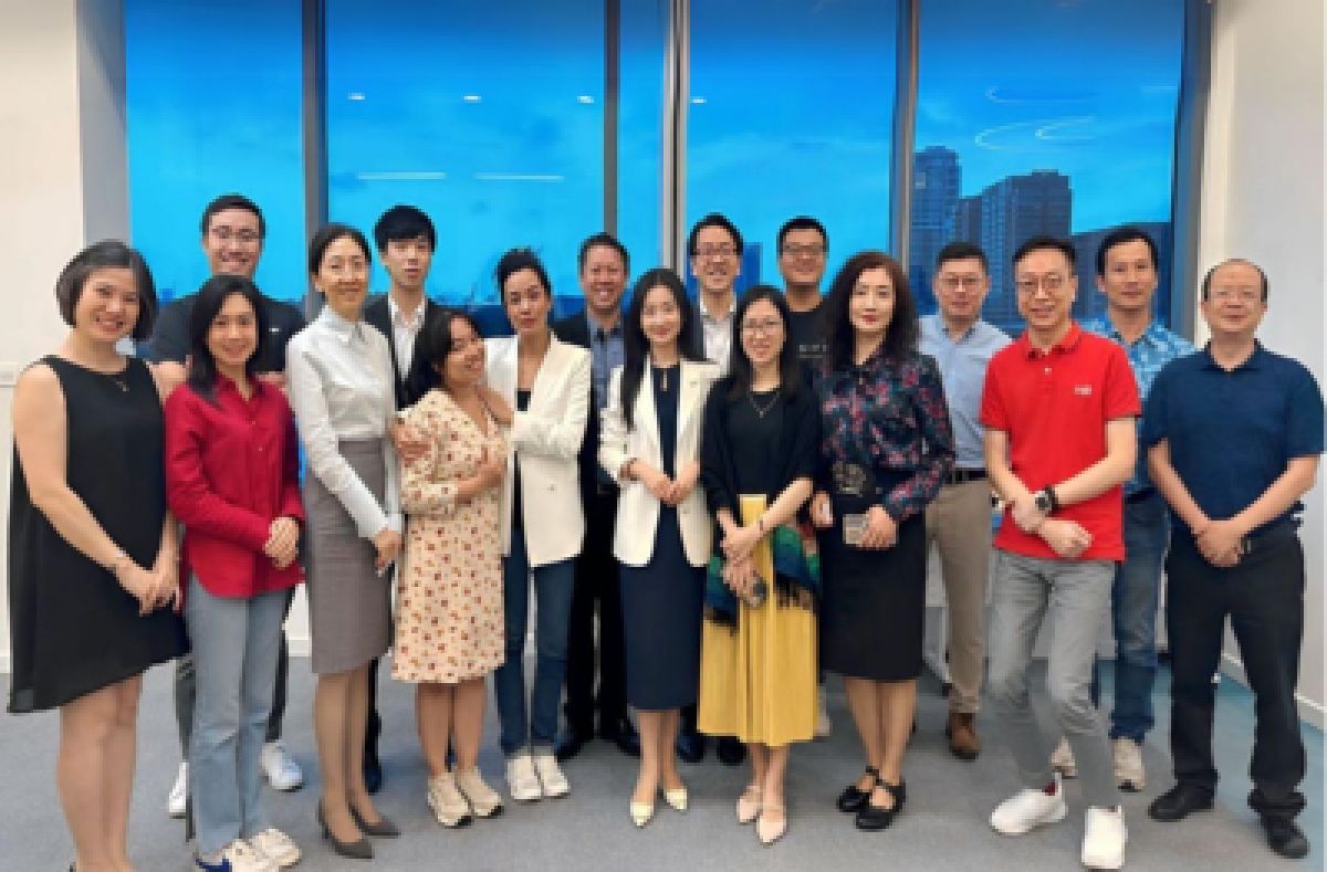 ON 8 JULY 2024, THE HONG KONG BUSINESS DELEGATION HAD THE PRIVILEGE OF ATTENDING AN INSIGHTFUL ESG MASTER CLASS LED BY ESTEEMED EXPERTS BAO NGUYEN AND BETTY PALLARD