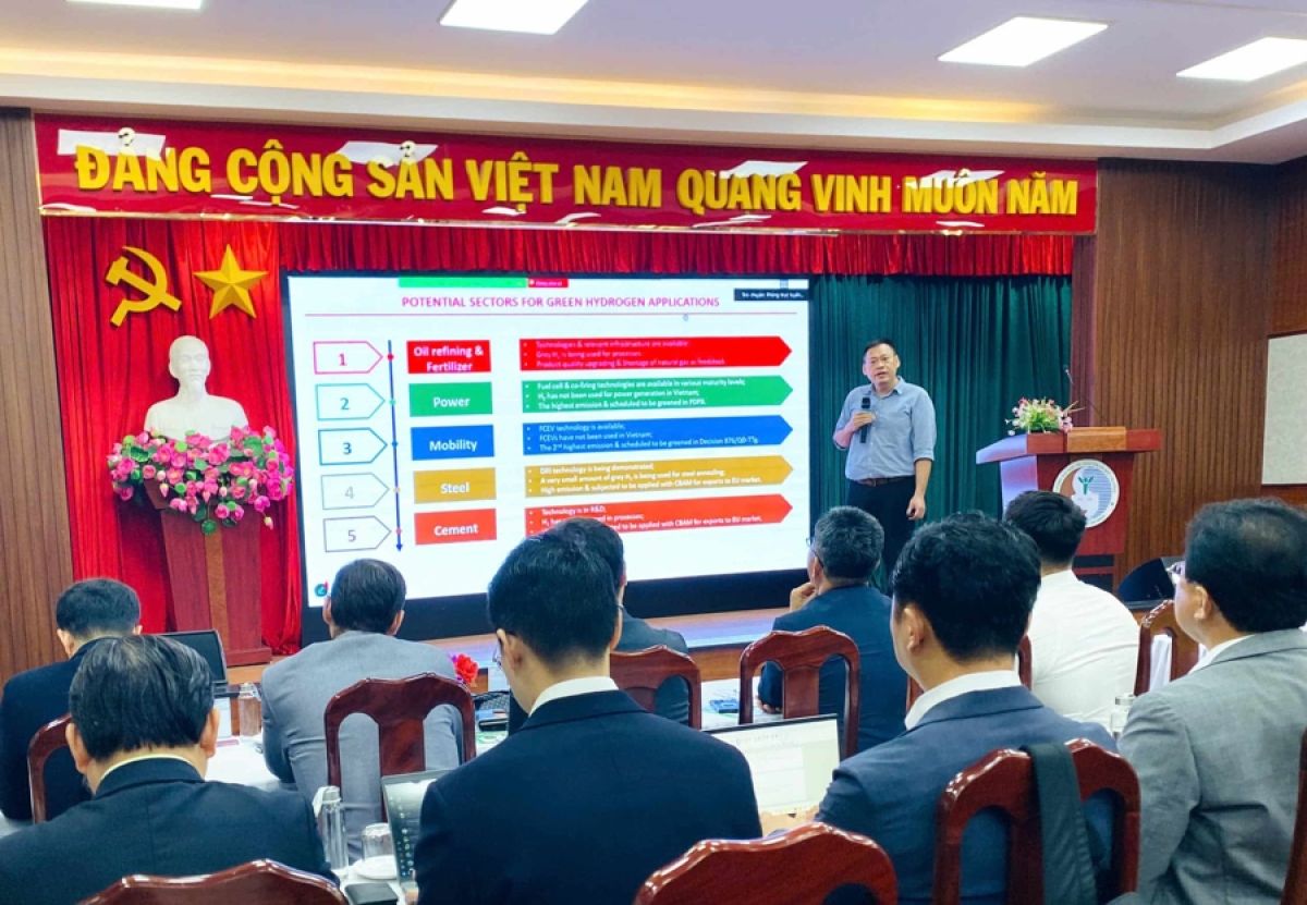 Việt Nam trước cơ hội và thách thức phát triển hydro xanh: Từ chiến lược đến hành động