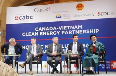 CLB VAHC THAM GIA DIỄN ĐÀN HỢP TÁC NĂNG LƯỢNG SẠCH CANADA-VIỆT NAM